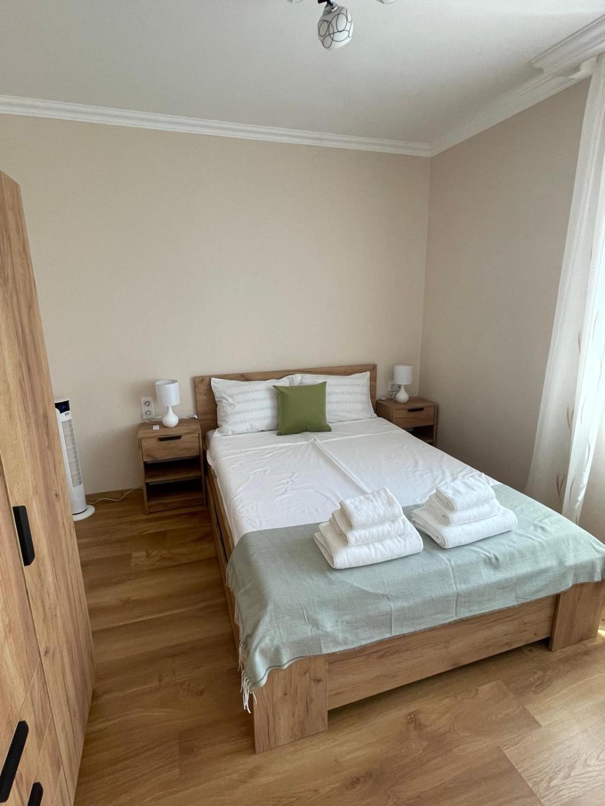 Seven Hills Apartment With Optional Parking Plovdiv Kültér fotó